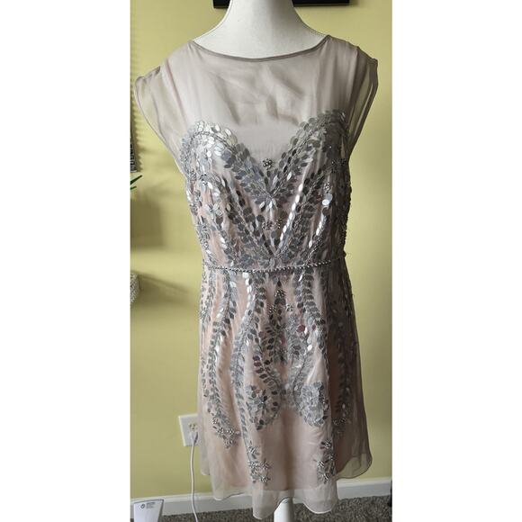 Mignon for Neiman Marcus Embellished Cocktail Dress Silver Sequin Sheer Overlay - Picture 1 of 14